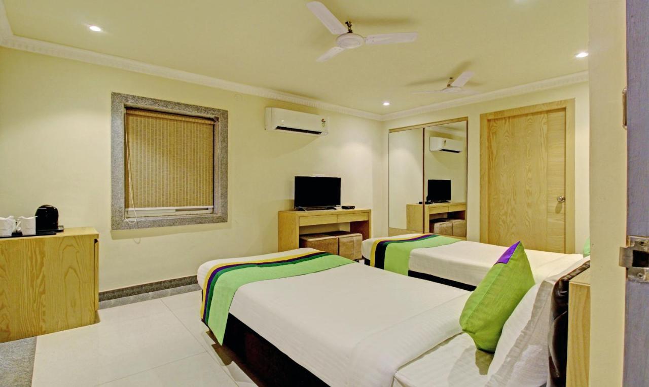 כלכותה Treebo Asl Prime, Near Ballygunge Railway Station מראה חיצוני תמונה