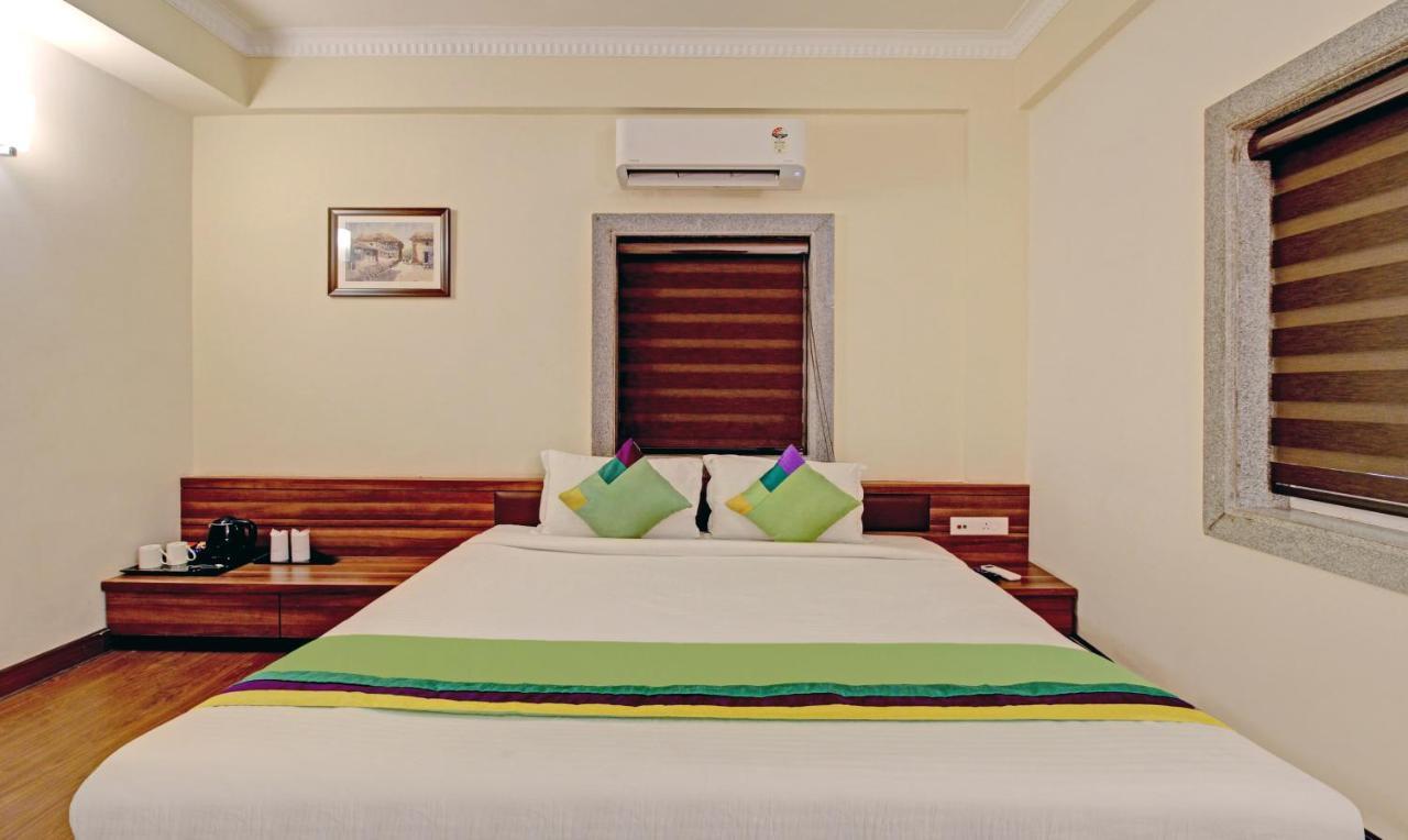 כלכותה Treebo Asl Prime, Near Ballygunge Railway Station מראה חיצוני תמונה