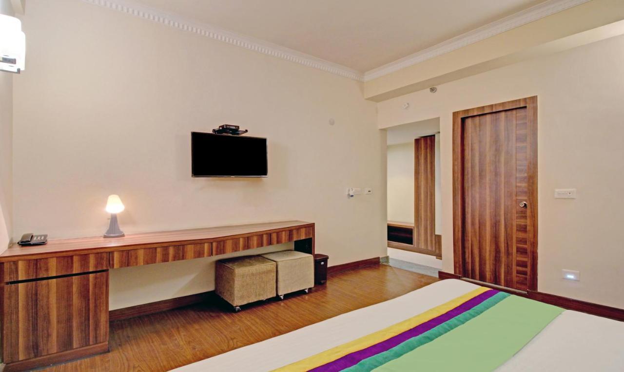 כלכותה Treebo Asl Prime, Near Ballygunge Railway Station מראה חיצוני תמונה